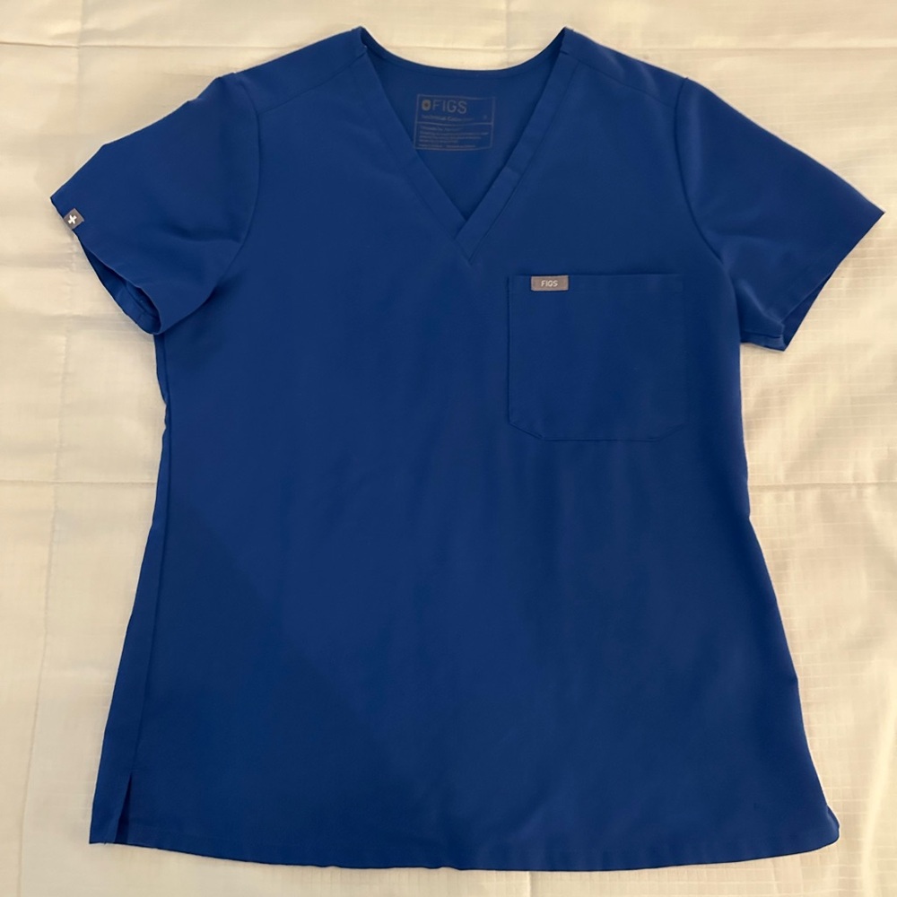 Figs Catalina One Pocket Scrub Top Winning Blue